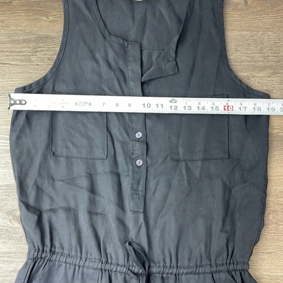 The Impeccable Pig Women’s Black Button Up Sleeveless Shorts Romper, size Medium - Picture 7 of 11